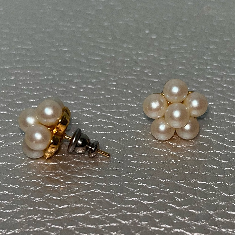 Elegant Pearl Flower Earrings